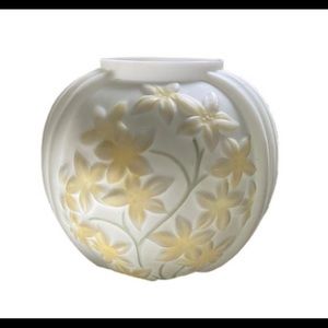 Sculptured Art Ware, Phoenix Glass, Consolidated Glass Company, Round Vase